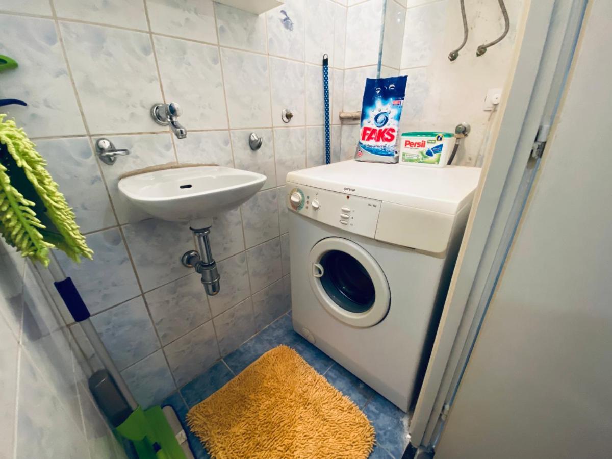 Apartment 8 *